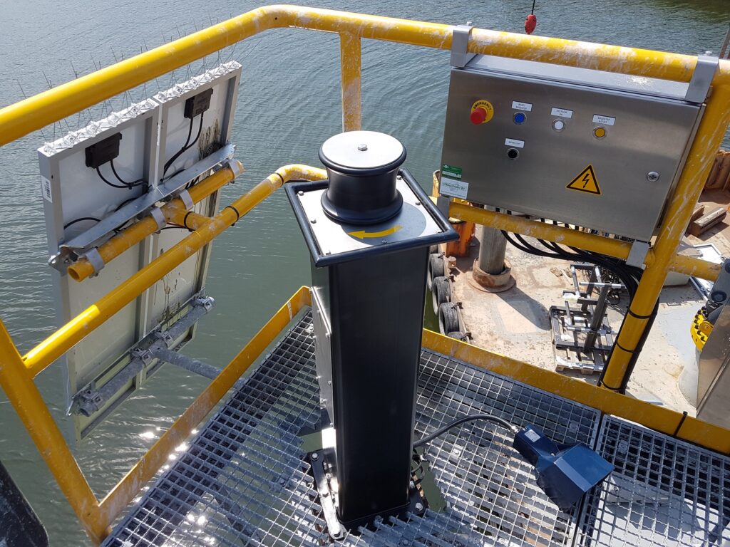 Solar powered mini capstans