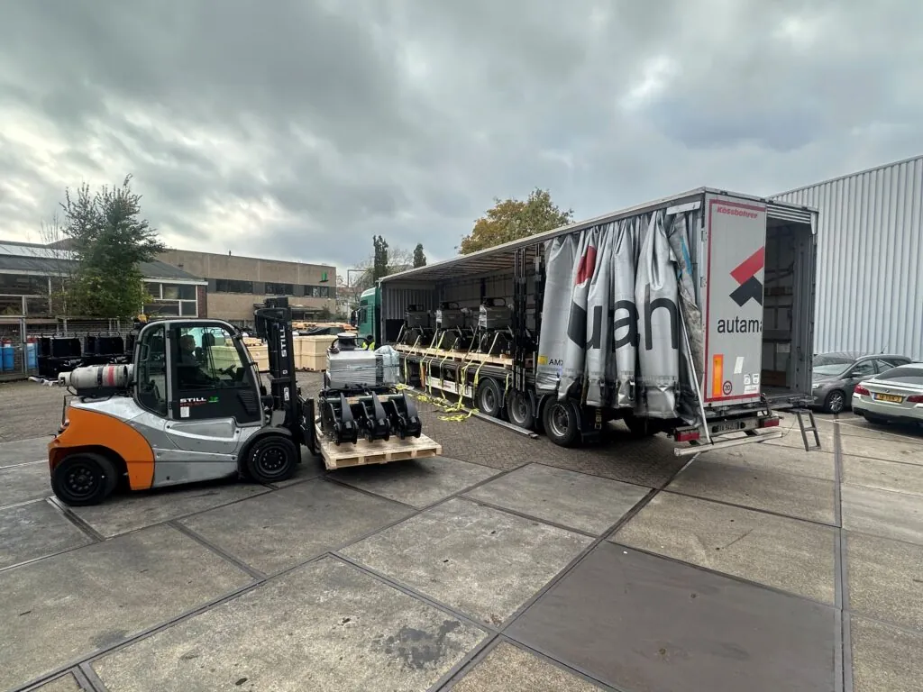 Hooks for terminal upgrade Greece