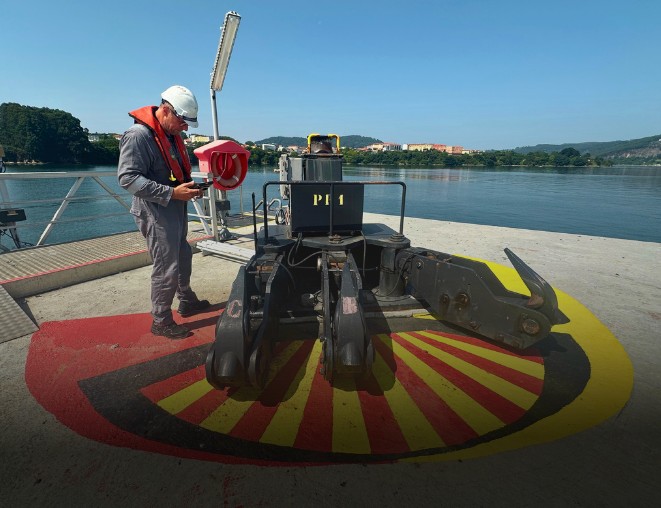 Service quick release mooring hooks