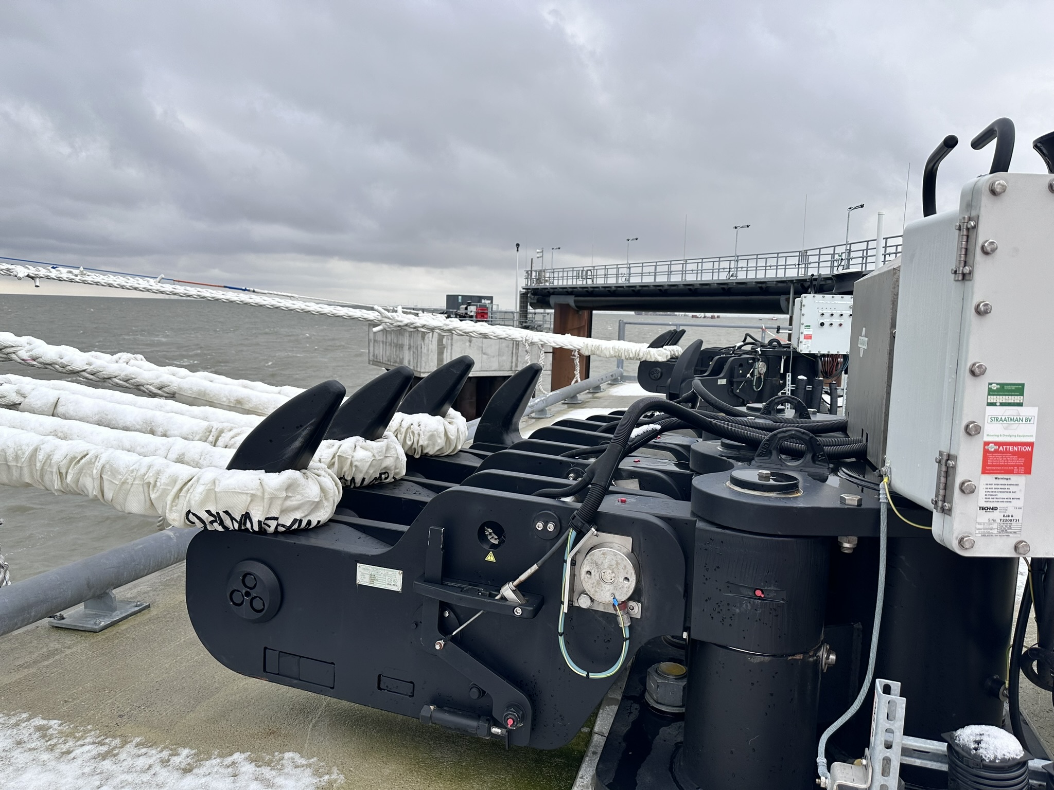 Straatman Quick Release Mooring Hooks LNG terminals