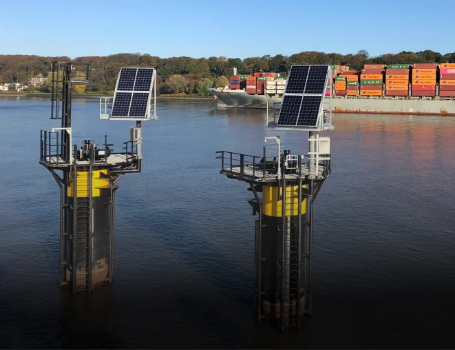 solar powered quick release hooks with capstans Hamburg